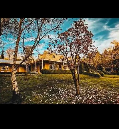 Beechworth House Hotel Exterior photo